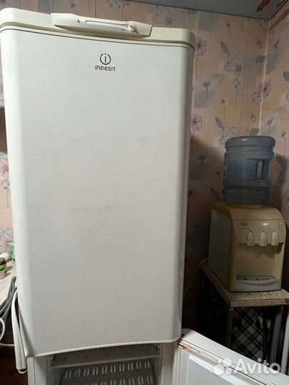 Холодильник indesit c138g.016