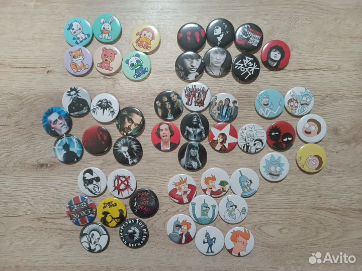 Круглые металлические закатные значки на заказ