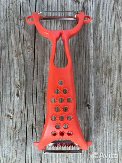 Нож для очистки и нарезки овощей и фруктов