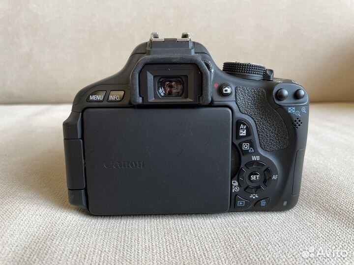 Фотоаппарат Canon EOS 600d + 18-135 + вспышка