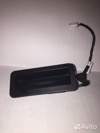 Форд Фокус 2. Кнопка открывания багажника