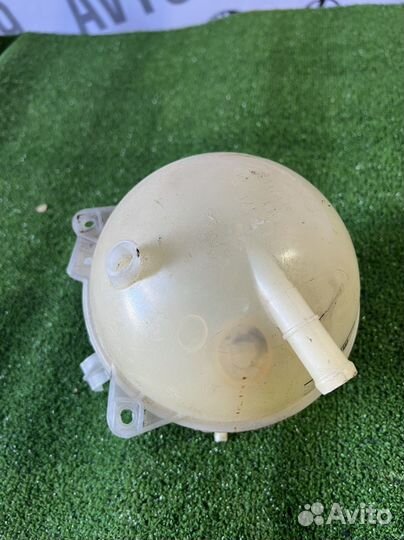 Расширительный бачок на Volkswagen golf 6