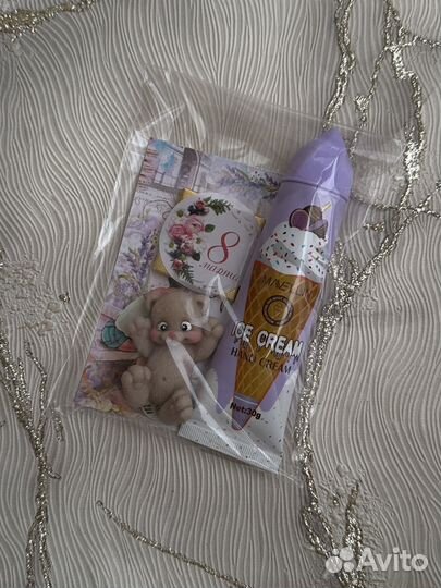 Сувениры на 8 марта