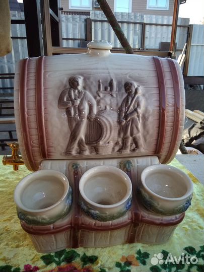 Глиняная бочка для вина