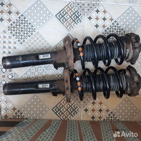 Амортизаторы передние passat b6