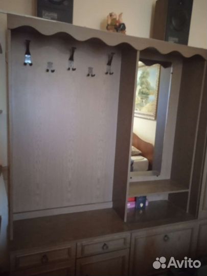 Вешалка в прихожую