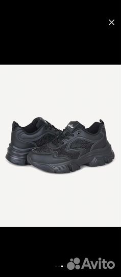 Кроссовки женские35 размер