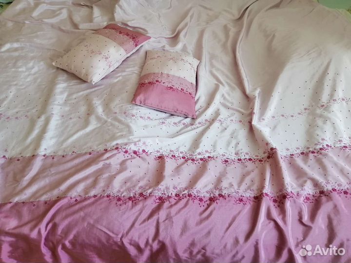 Пододеяльник-покрывало, 4 наволочки и 2 подушки