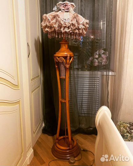 Торшер из натурального ротанга