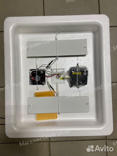 Инкубатор новый на 63 яиц