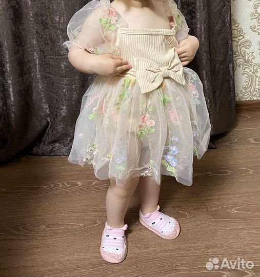 Платье на девочку 80 новое праздничное