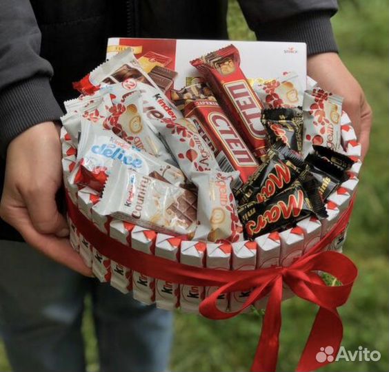 Сладкий бокс с киндерами в подарочной упаковке