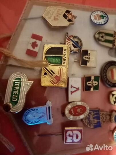 Набор футбольных значков мира