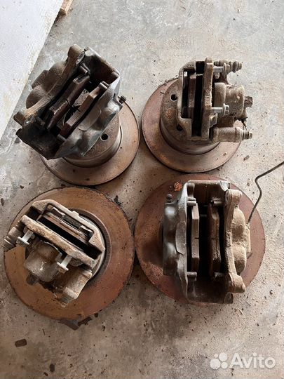 Тормозные диски и суппорта мерседес G 350