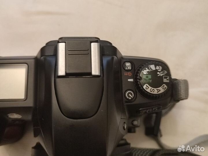 Зеркальный фотоаппарат nikon f 65 с объективом