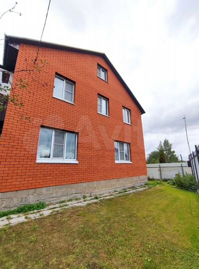 Коттедж 206 м² на участке 4,2 сот.