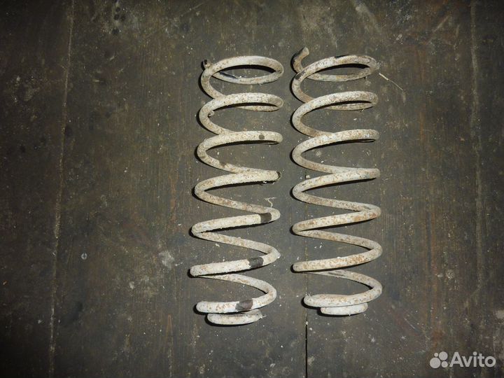 Пружина задняя Golf III Golf II Vento