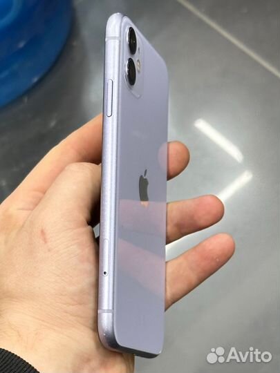 iPhone 11, 64 ГБ