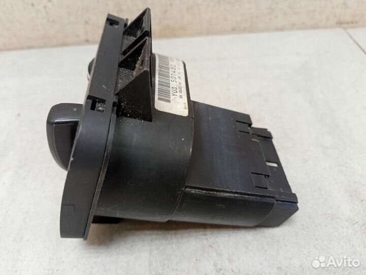 Переключатель света YUD501480PVJ