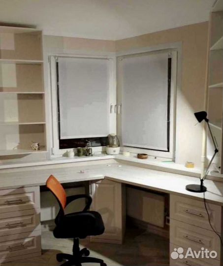 Рабочая зона у окна