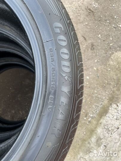 Goodyear EfficientGrip 235/50 R19