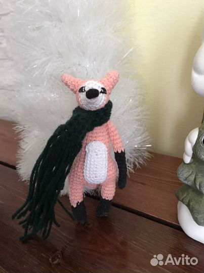 Интерьерная игрушка «Лисенок в шарфике»