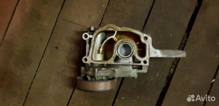 Помпа водяная с кронштейном Honda CR-V 2002-2006