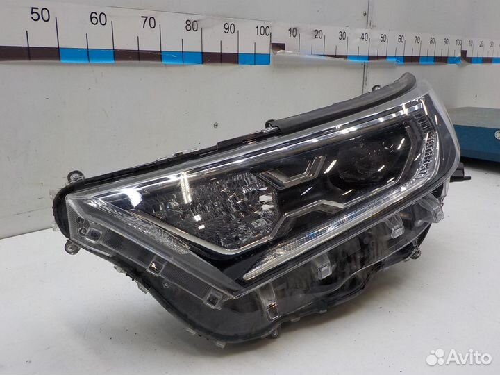 Фара левая Toyota RAV4