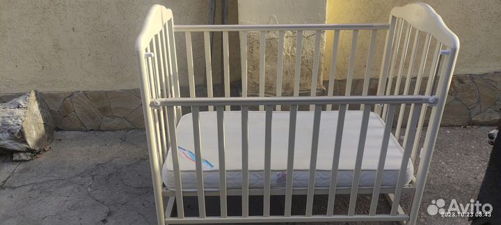Кроватка-качалка с матрасом
