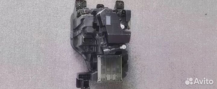 Фара Hongqi e-hs 9