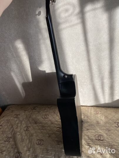 Акустическая гитара