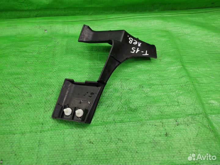 Накладка петли багажника левая VW Touareg 02-10