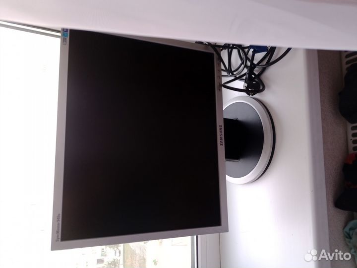 Продам Монитор Samsung syncmaster 940n