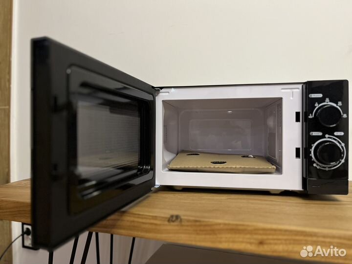 Микроволновая печь hyundai новая