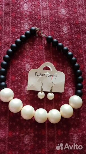 Набор. Бусы, серьги