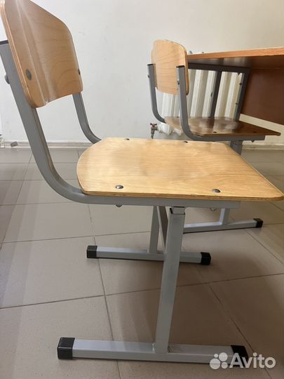 Школьная парта и стул