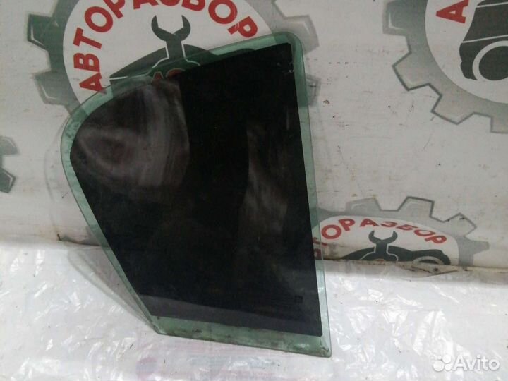 Задняя форточка левая Opel Astra H седан
