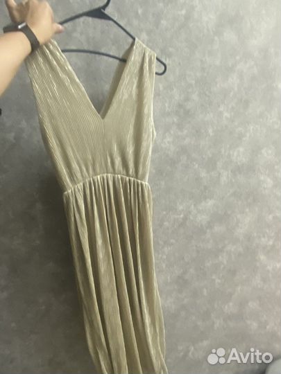 Платье золотое блестящее 44-46 макси на выпускной