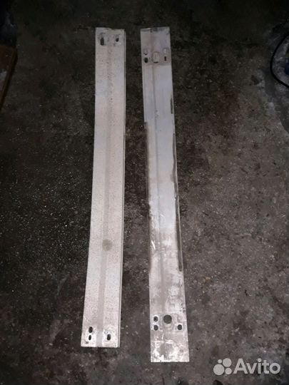 Усилитель переднего бампера Lexus RX