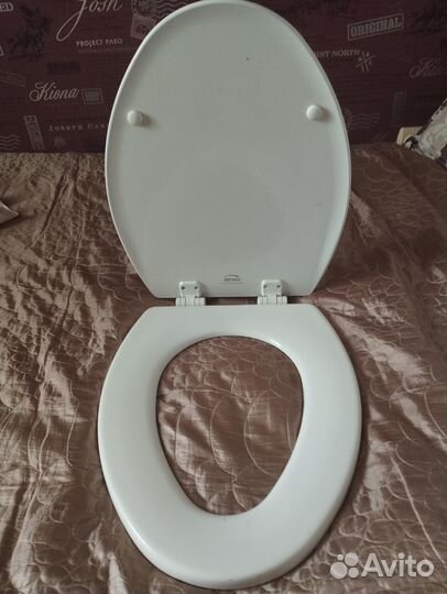 Сиденье к унитазу Bemis город Керчь