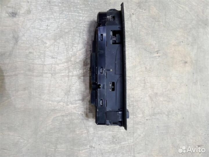 Блок управления стеклоподъемниками от BMW X3 E83