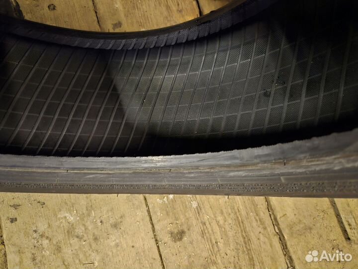 Dunlop SP Winter Ice 03 185/60 R15 и 185/60 R15 88T