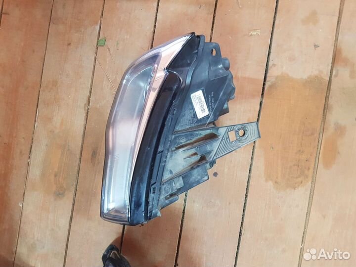 Фара jeep grand cherokee wk2 правая и левая