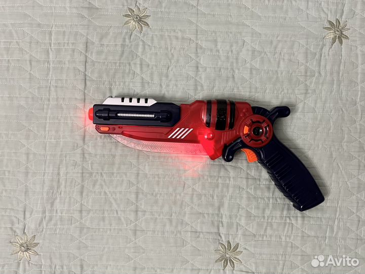 Игрушечное оружие с эффектами