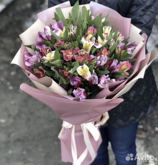 Альстромерии в букете