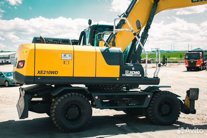 Колёсный экскаватор XCMG XE210WD, 2023