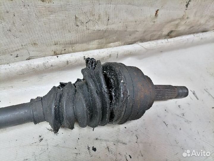 Привод передний левый Mitsubishi Lancer Lancer Ced