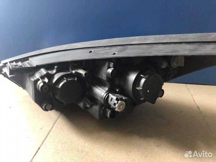 Hyundai IX35 фара правая перед 92102-2Y