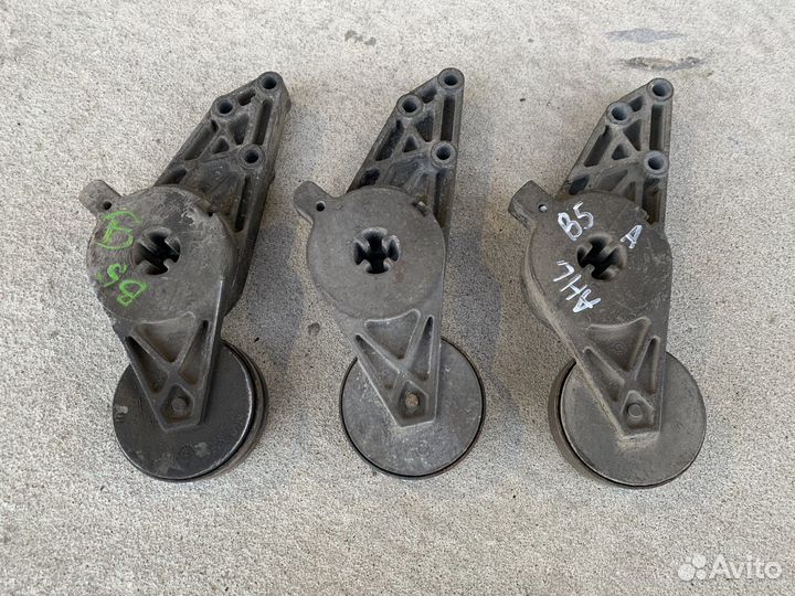 Натяжитель ремня VAG 058903133