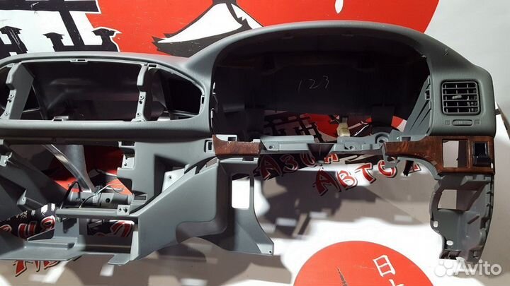 Панель передняя в салон Toyota Hiace Regius RCH41W